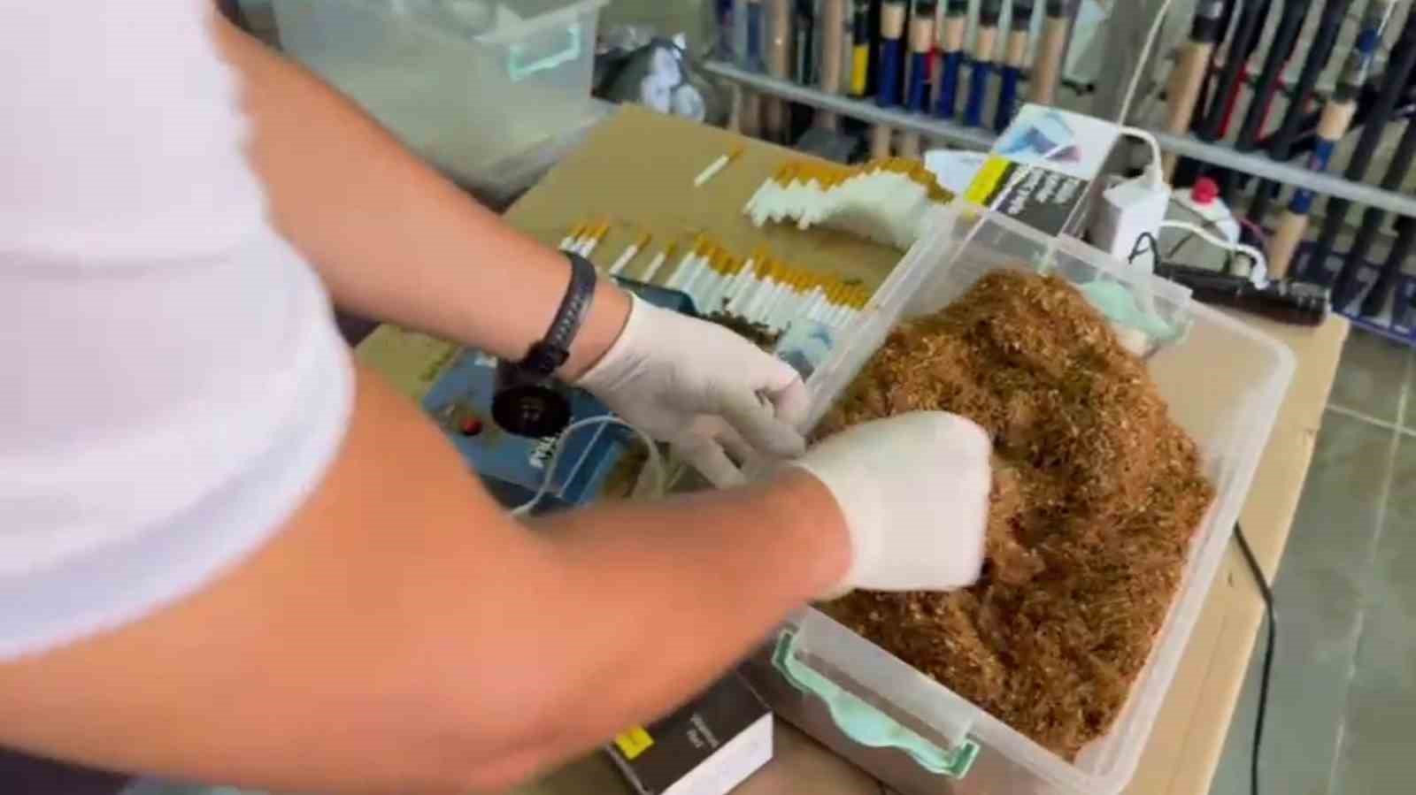 Jandarmanın operasyonunda av bayiinin her köşesinden kaçak tütün çıktı