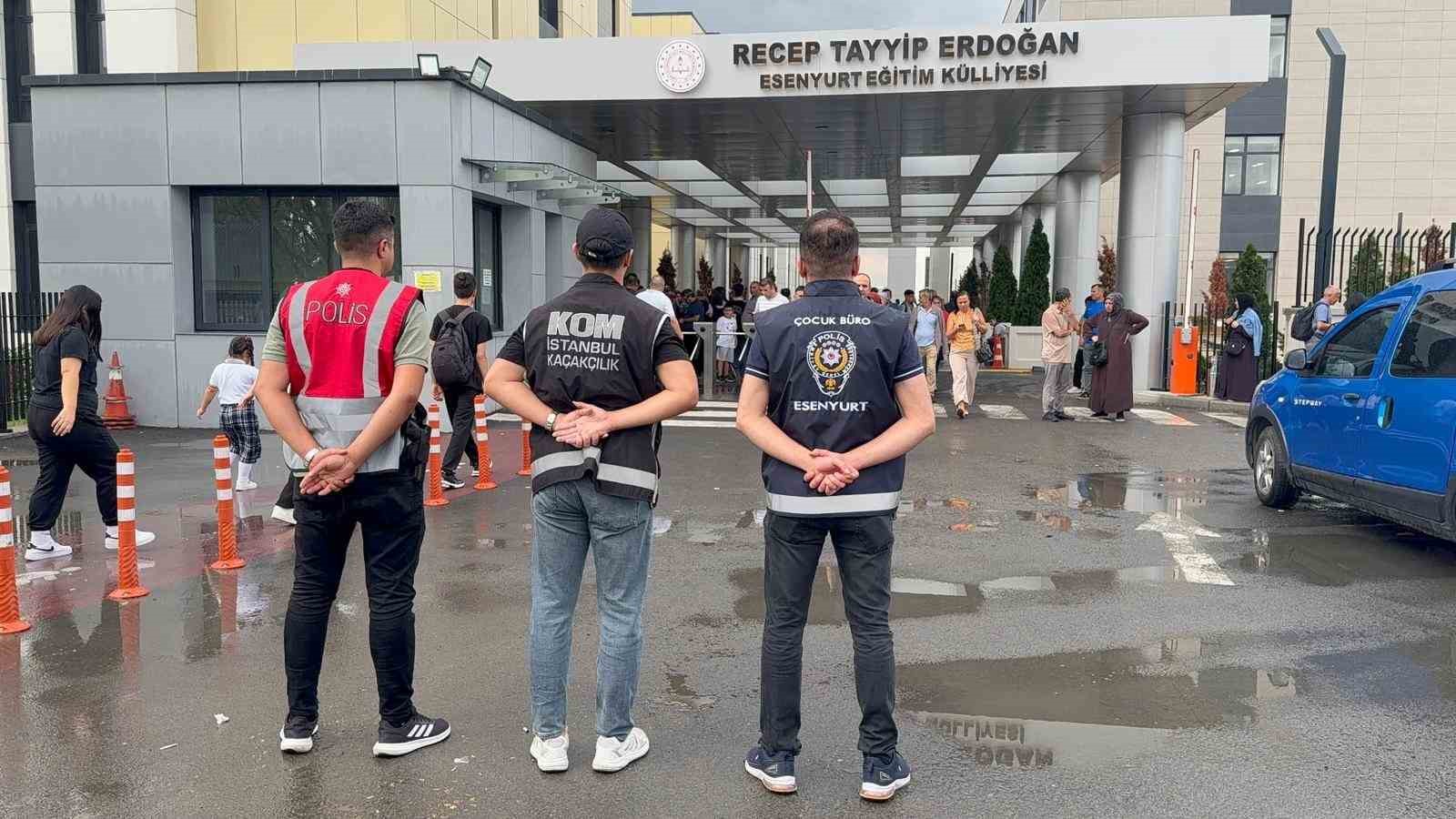 Yeni eğitim öğretim yılında polis ekipleri göz açtırmadı