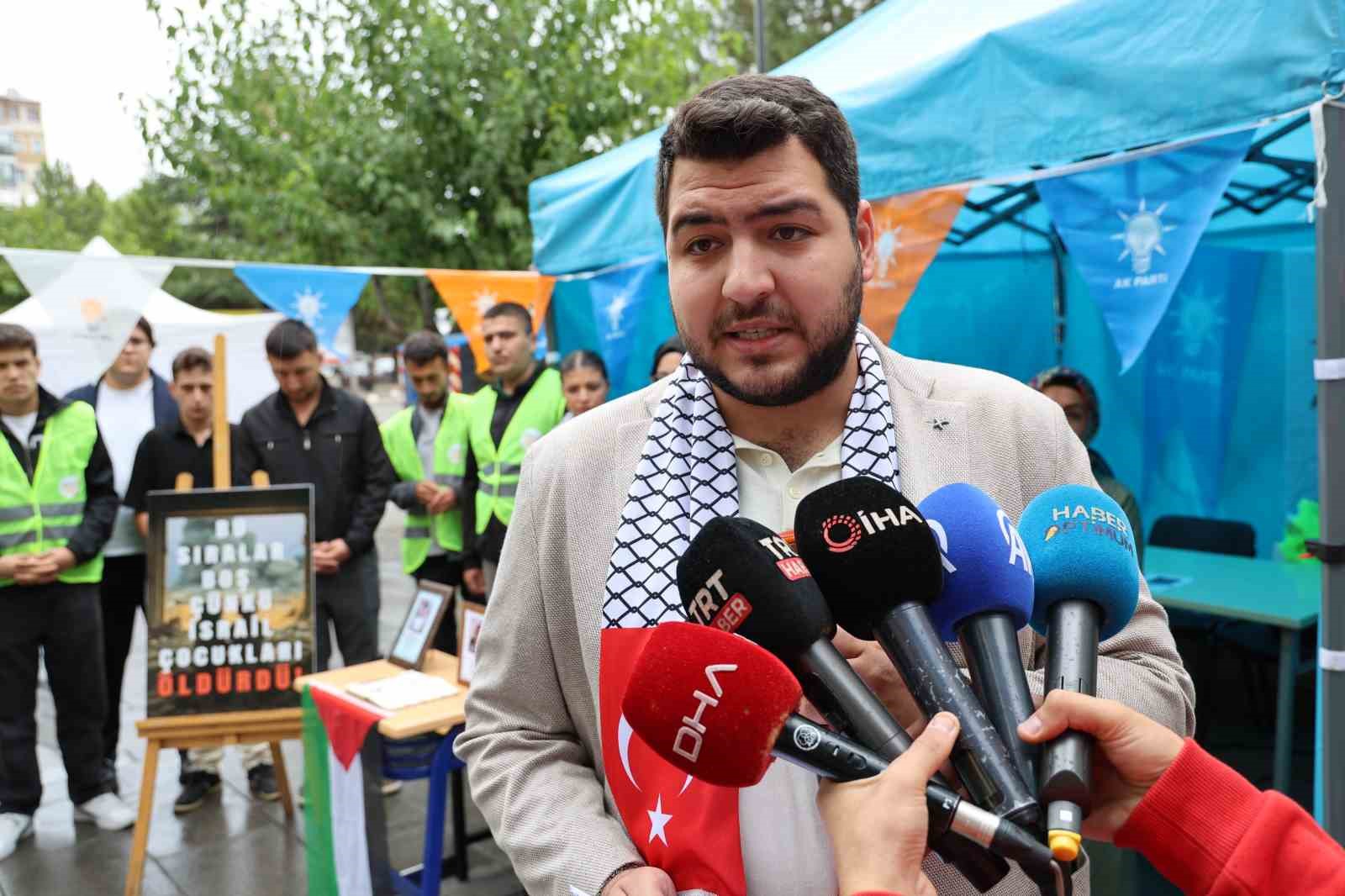 Filistin&rsquo;de sıraları boş kalan şehit &ouml;ğrenciler Sivas&rsquo;ta anıldı
