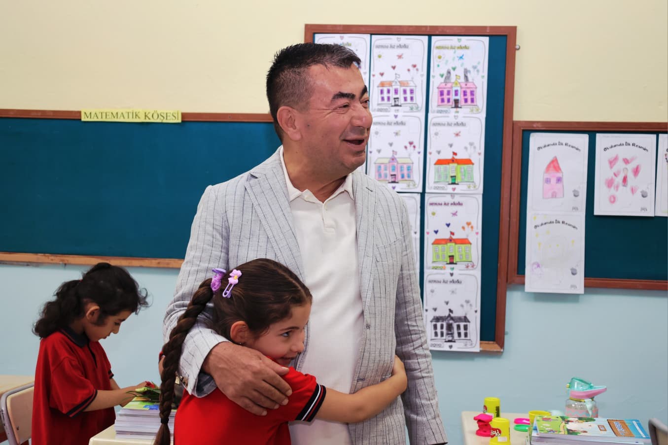 B&uuml;nyan&rsquo;da yeni eğitim &ouml;ğretim yılı ziyareti
