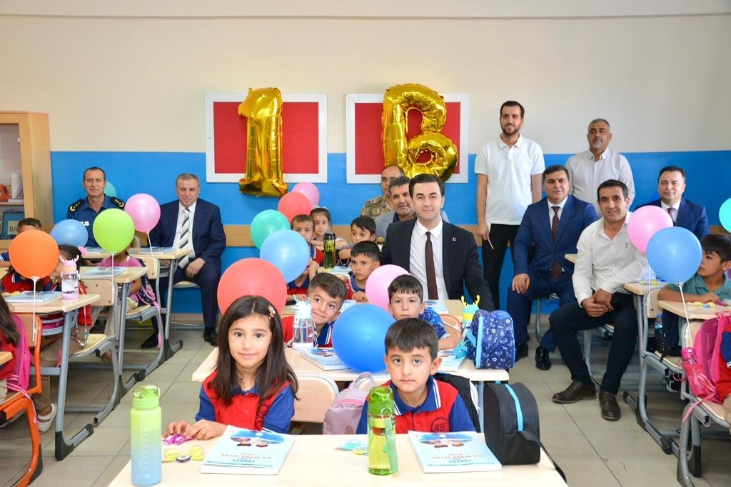 Midyat&rsquo;ta ilk ders zili &ccedil;aldı
