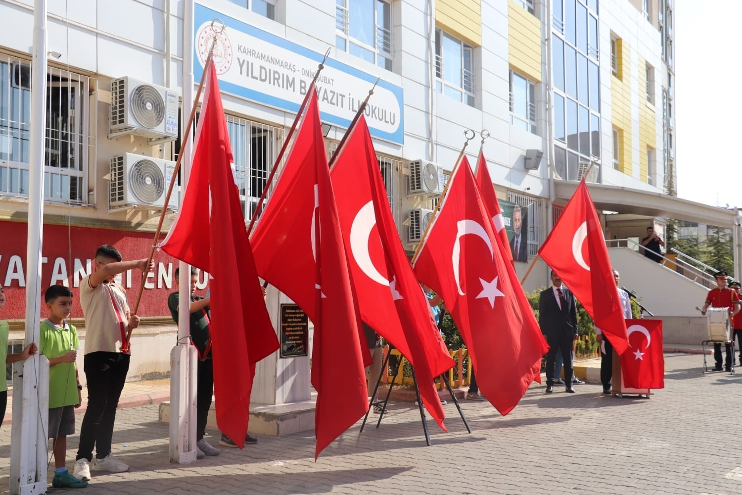 Kahramanmaraş&rsquo;ta 291 bin &ouml;ğrenci ders başı yaptı
