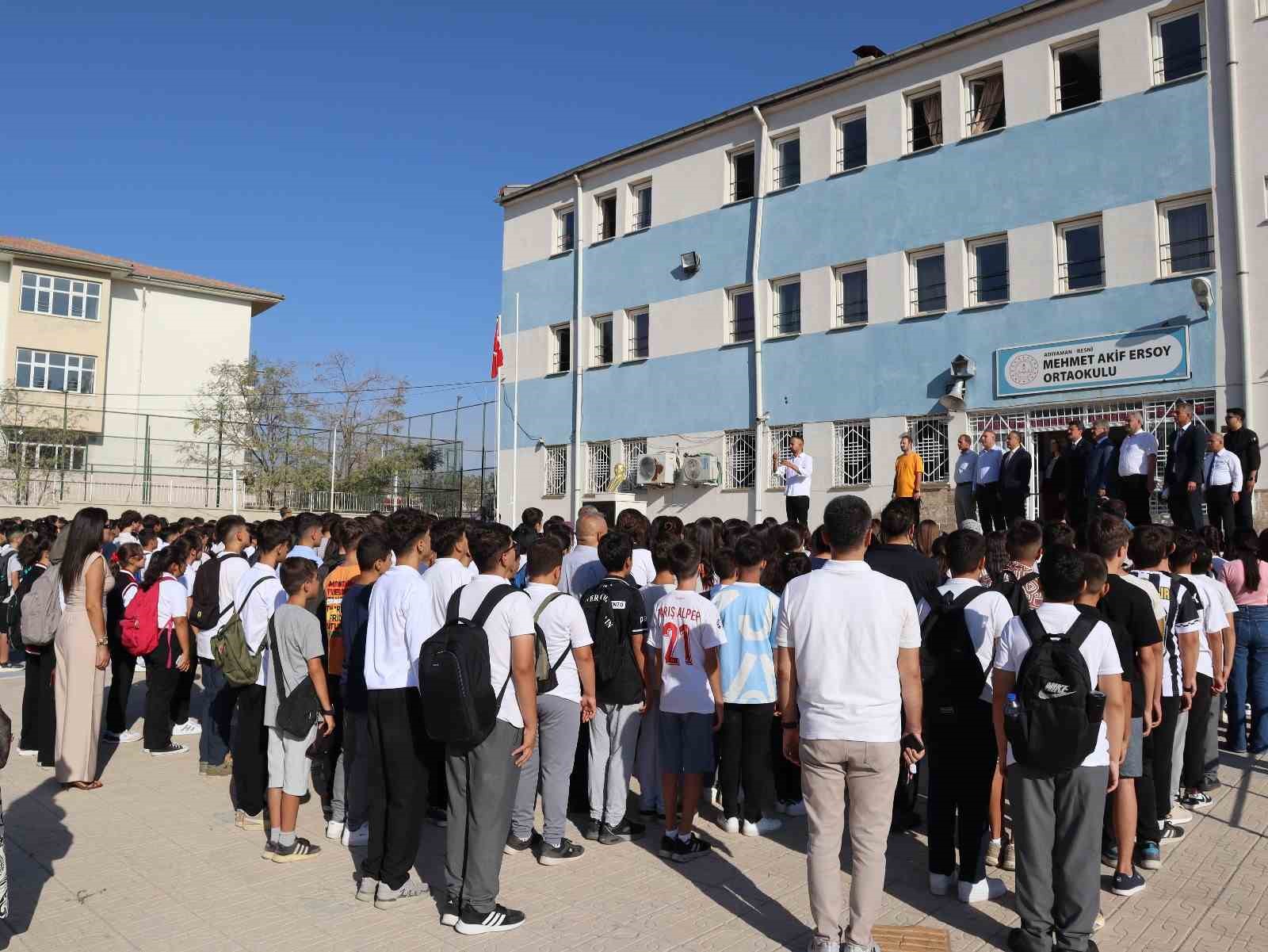 Besni’de 22 bin öğrenci eğitime başladı