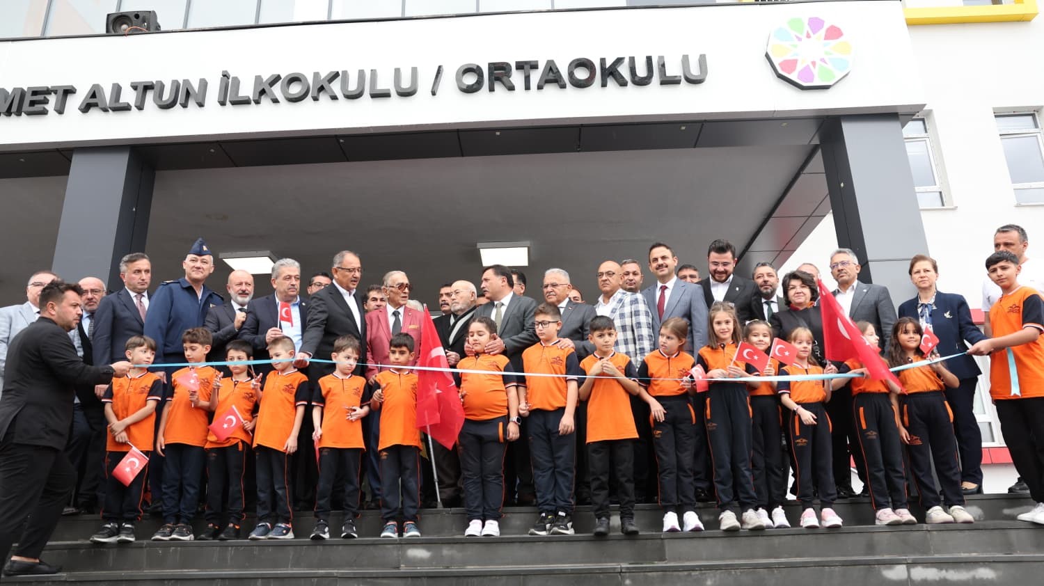 Başkan &Ccedil;olakbayrakdar: "Eğitime yapılan yatırım, geleceğe yapılan yatırımdır"
