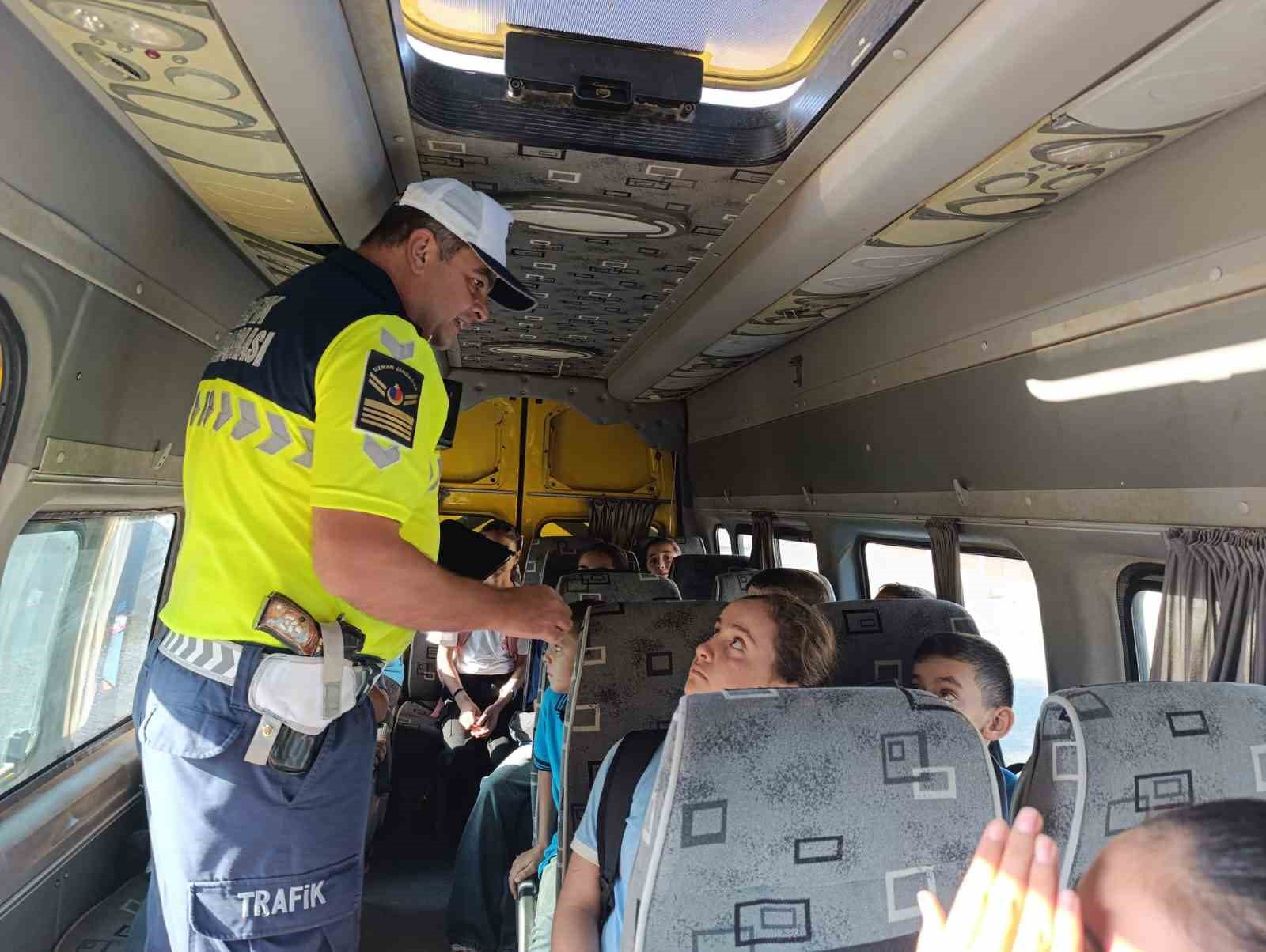 Jandarmadan okul çevrelerinde 238 personelle yoğun denetim