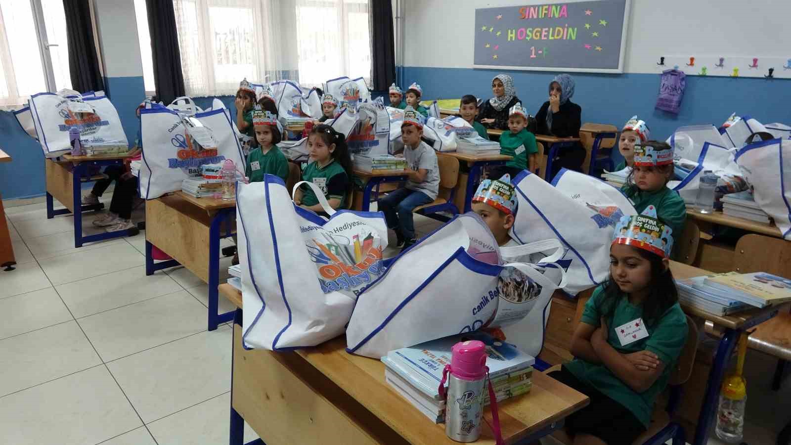 Canik Belediyesi’nden 2 binin üzerinde öğrenciye çanta ve kırtasiye desteği