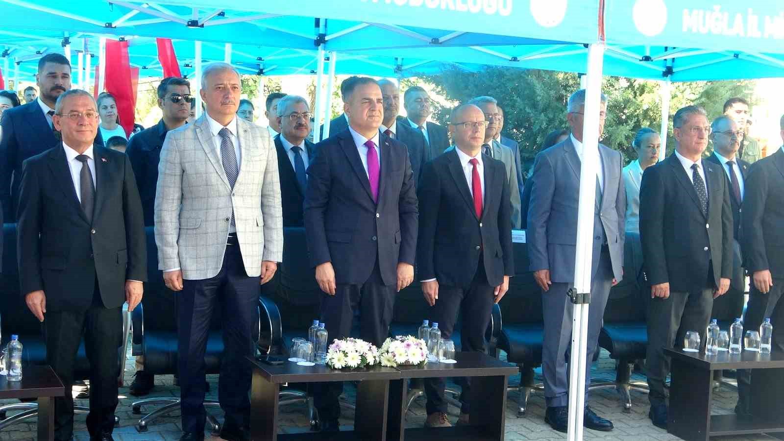 Muğla&rsquo;da &ouml;ğrenciler i&ccedil;in ilk ders zili &ccedil;aldı
