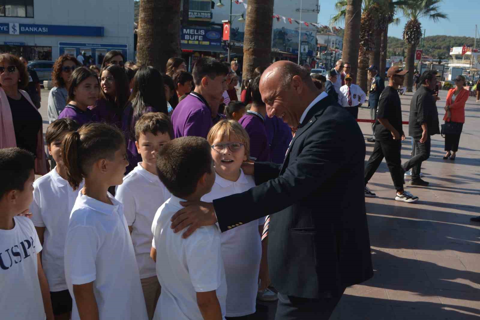 Ayvalık&rsquo;ta 2025-2026 Eğitim ve &Ouml;ğretim yılının ilk zili &ccedil;aldı
