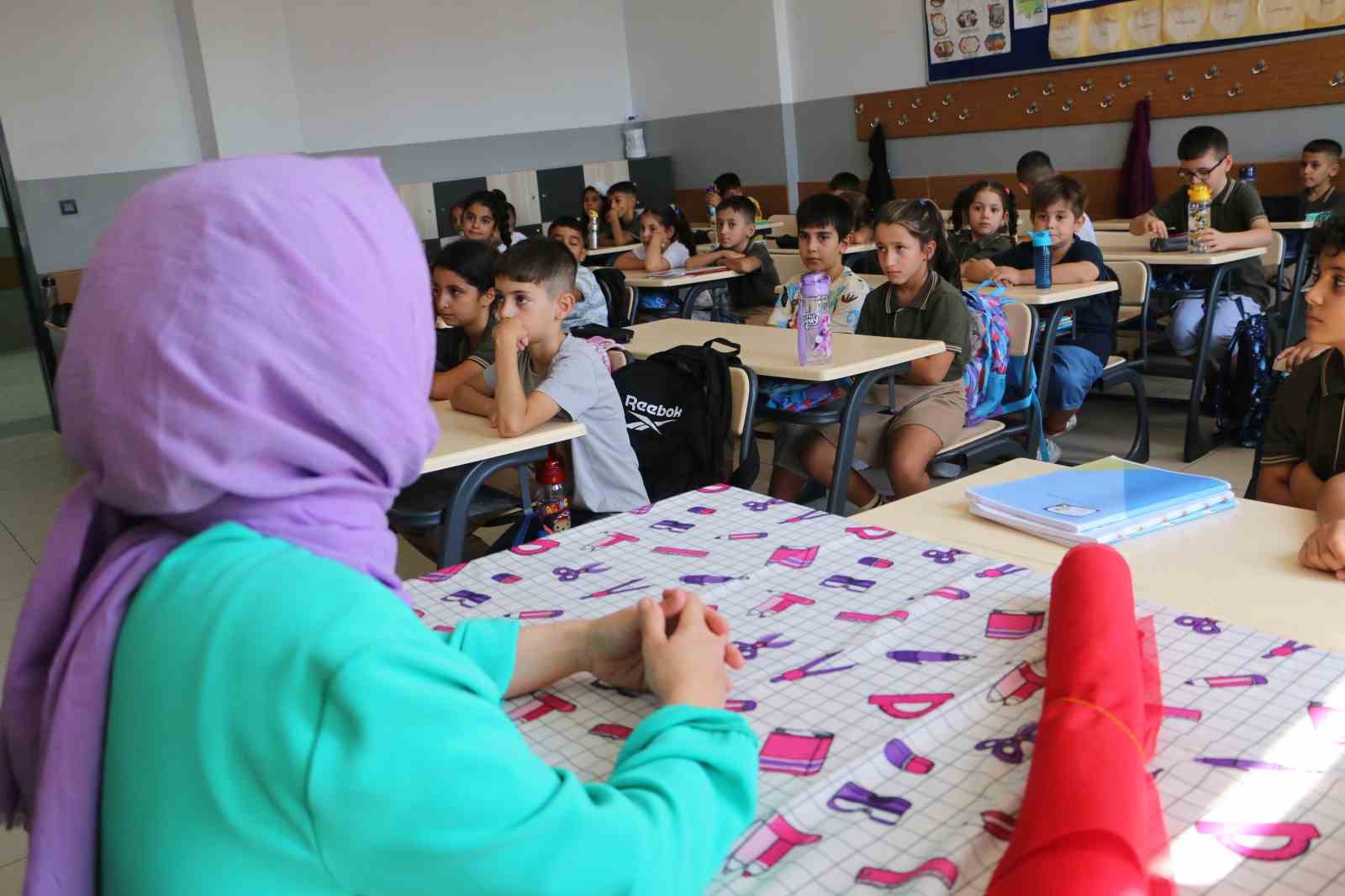 Diyarbakır&rsquo;da yeni eğitim-&ouml;ğretim yılının ilk zili &ccedil;aldı
