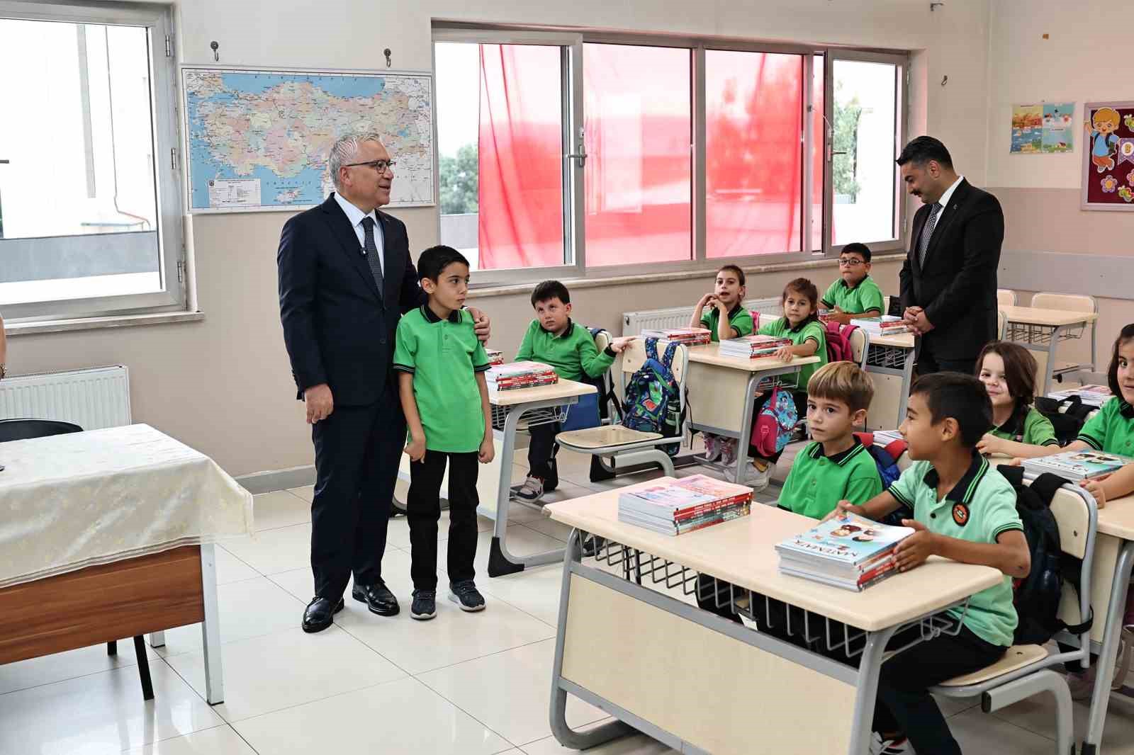 Sivas&rsquo;ta 114 bin &ouml;ğrenci i&ccedil;in ders zili &ccedil;aldı
