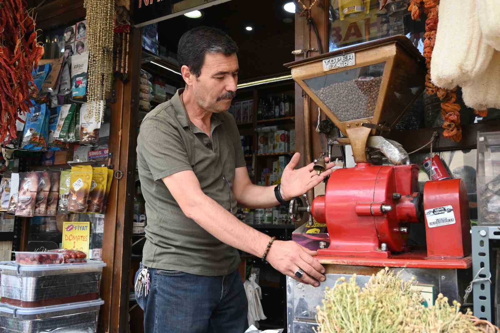 Kahvecilerin yarım asırlık ’Koyun çanı’ geleneği