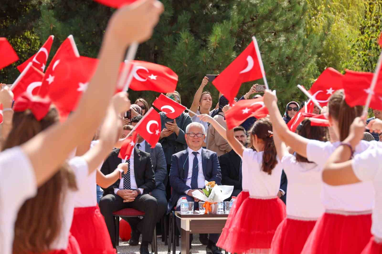 Bilecik&rsquo;te yeni eğitim ve &ouml;ğretim yılı t&ouml;renle başladı
