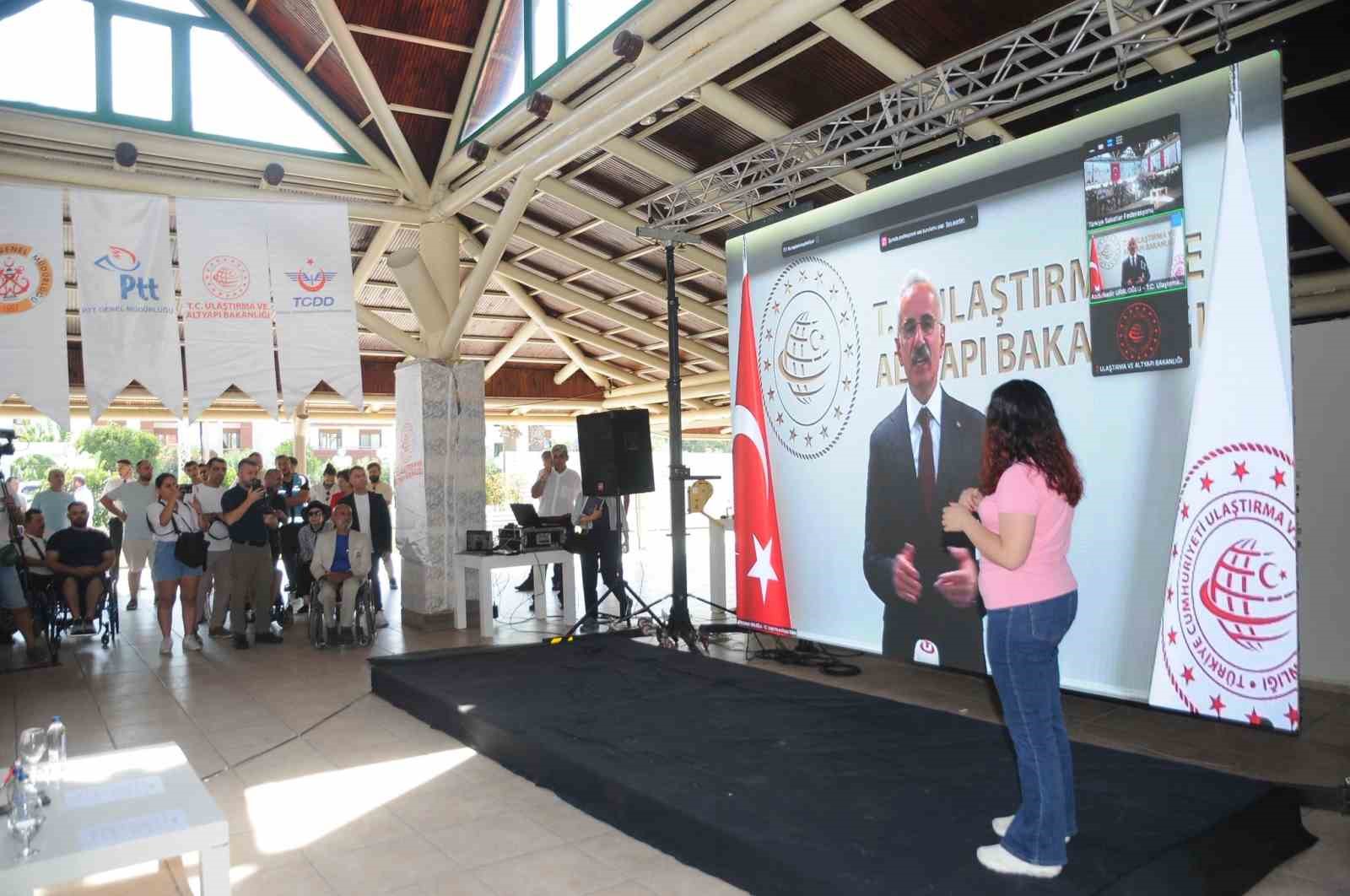 Bakan Uraloğlu: "10 yılda 9,3 milyon engelli demiryollarında ücretsiz seyahat etti"