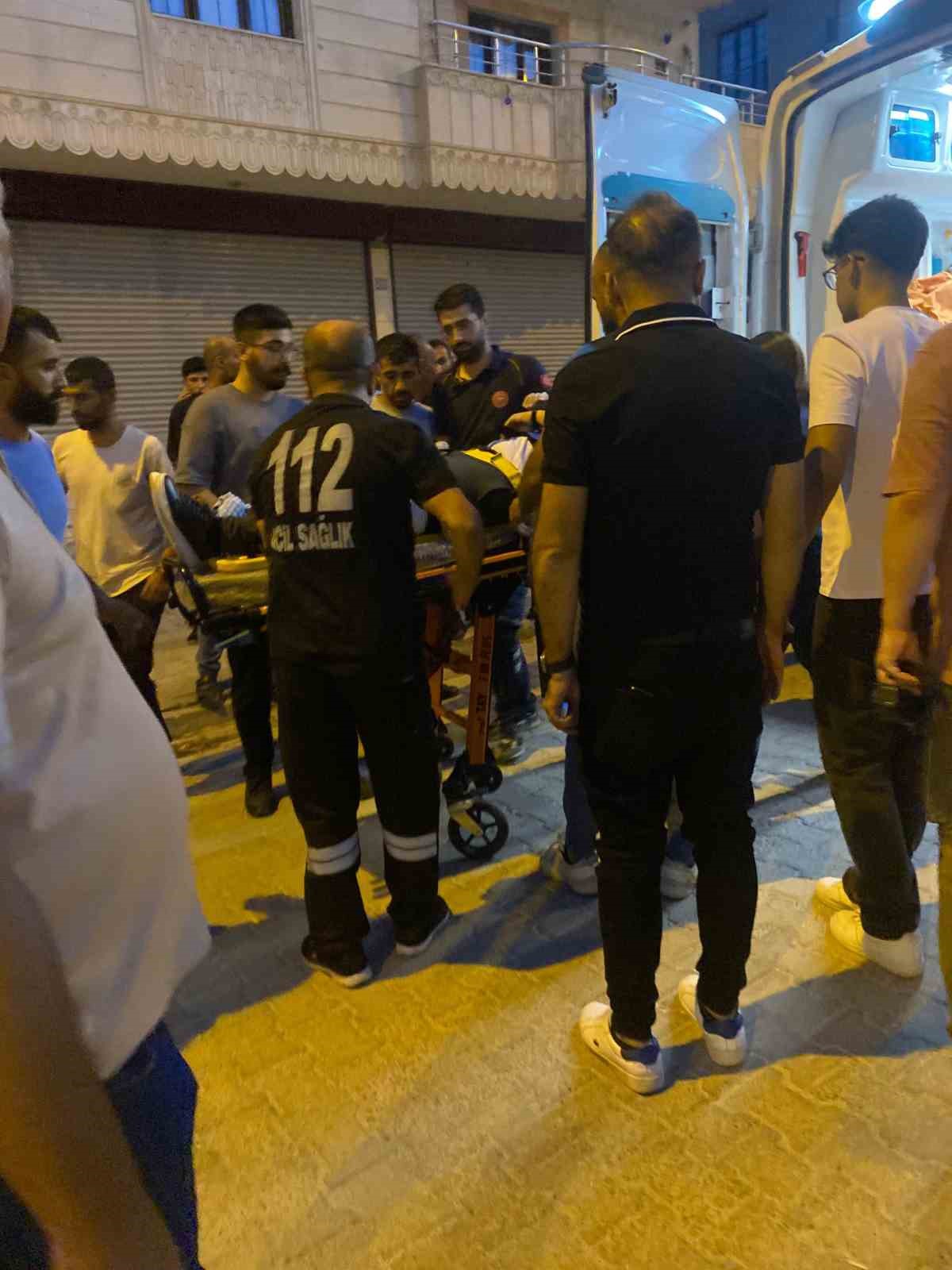 Mardin&rsquo;de seyir halindeki otomobile silahlı saldırı: 1 yaralı
