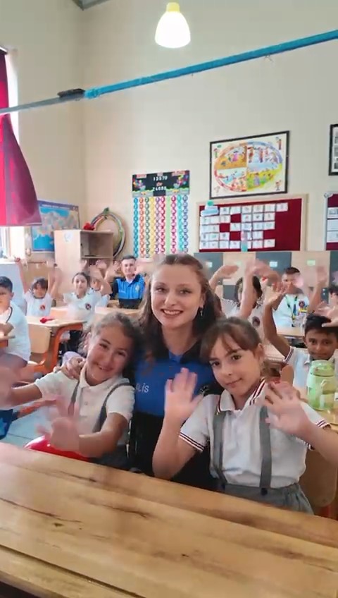 &Ccedil;anakkale&rsquo;de emniyet 192 okul sorumlusu ve 59 ekiple &ouml;ğrencilerin g&uuml;venliğini sağlayacak
