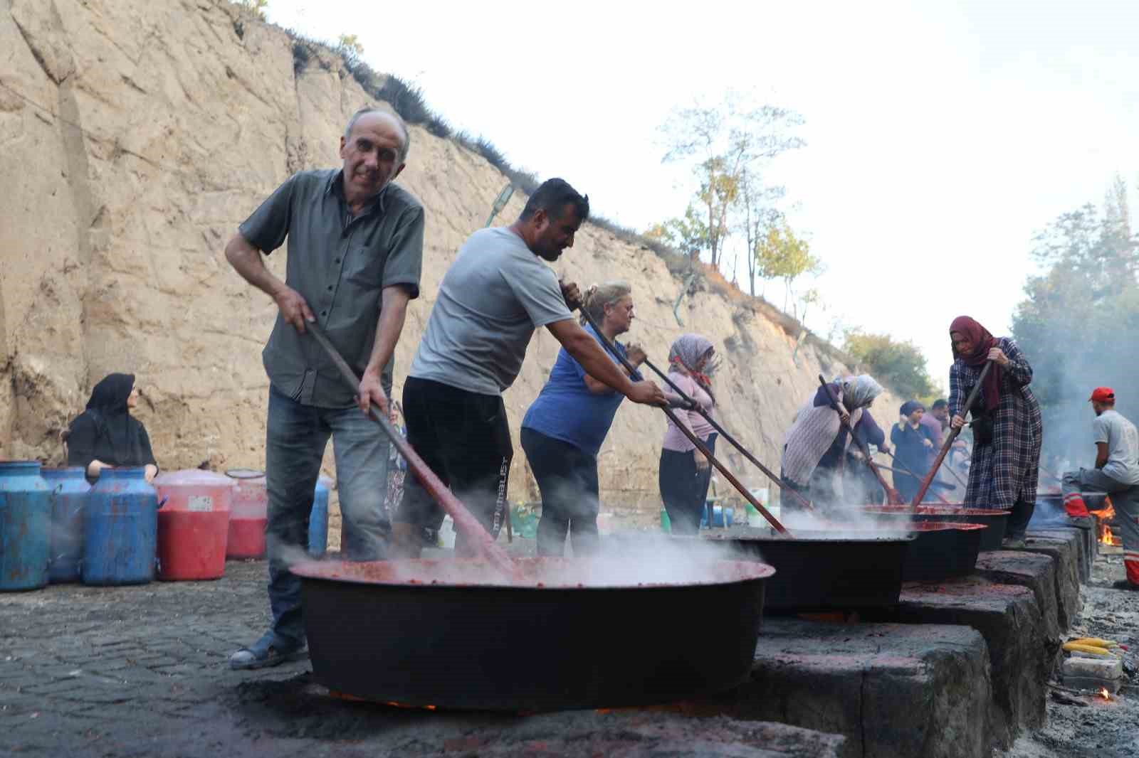 Melikgazi Belediyesi Sal&ccedil;a Kaynatma G&uuml;nleri rekor katılımla sona erdi
