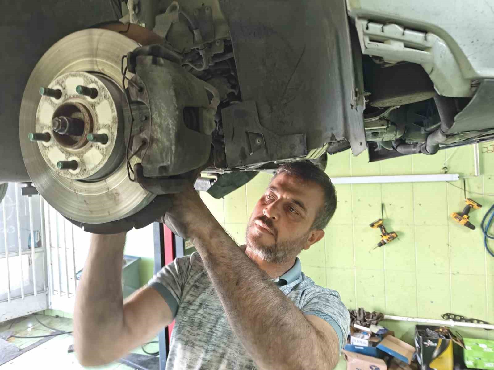 Ara&ccedil;lardaki yağ ka&ccedil;ağı yangına sebep oluyor
