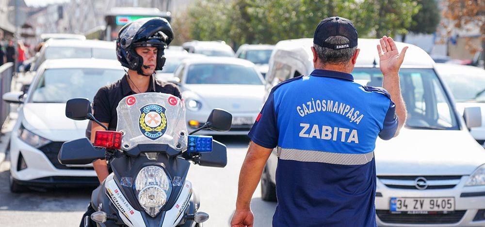 Gaziosmanpaşa&rsquo;da zabıta ekipleri okul &ouml;nlerinde g&ouml;rev başında

