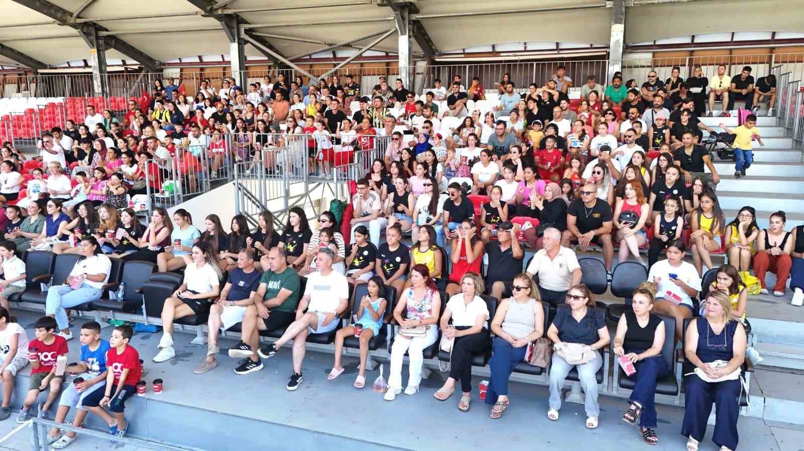 Tarsusta milli heyecan ve etkinlik bir arada yaand
