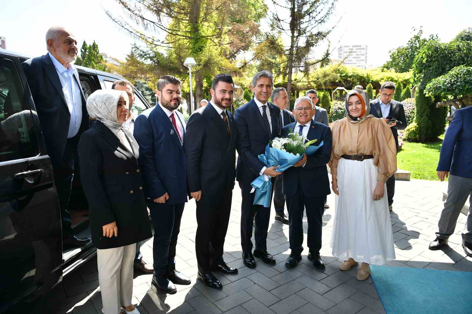 Başkan Büyükkılıç, AK Parti Genel Başkan Yardımcısı Demir’i ağırladı