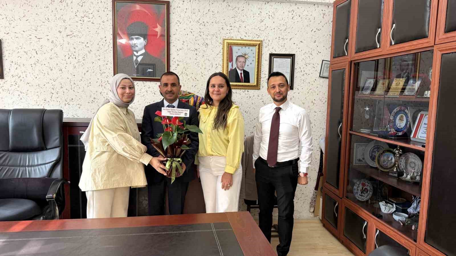 Başkan Durgut &ouml;ğrencilerle bir araya geldi
