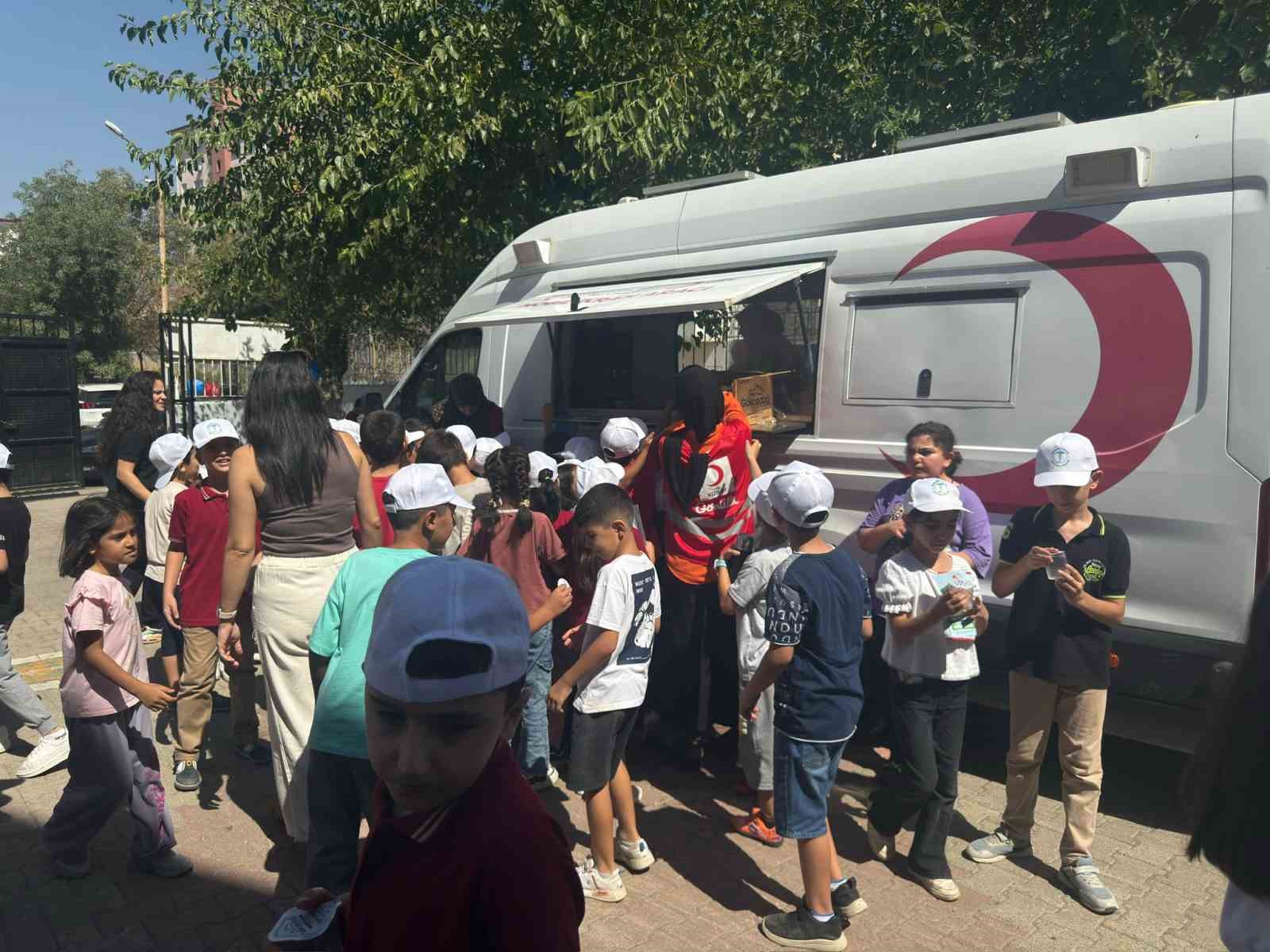 &Ccedil;ocuklar sağlık konusunda bilin&ccedil;lendirildi
