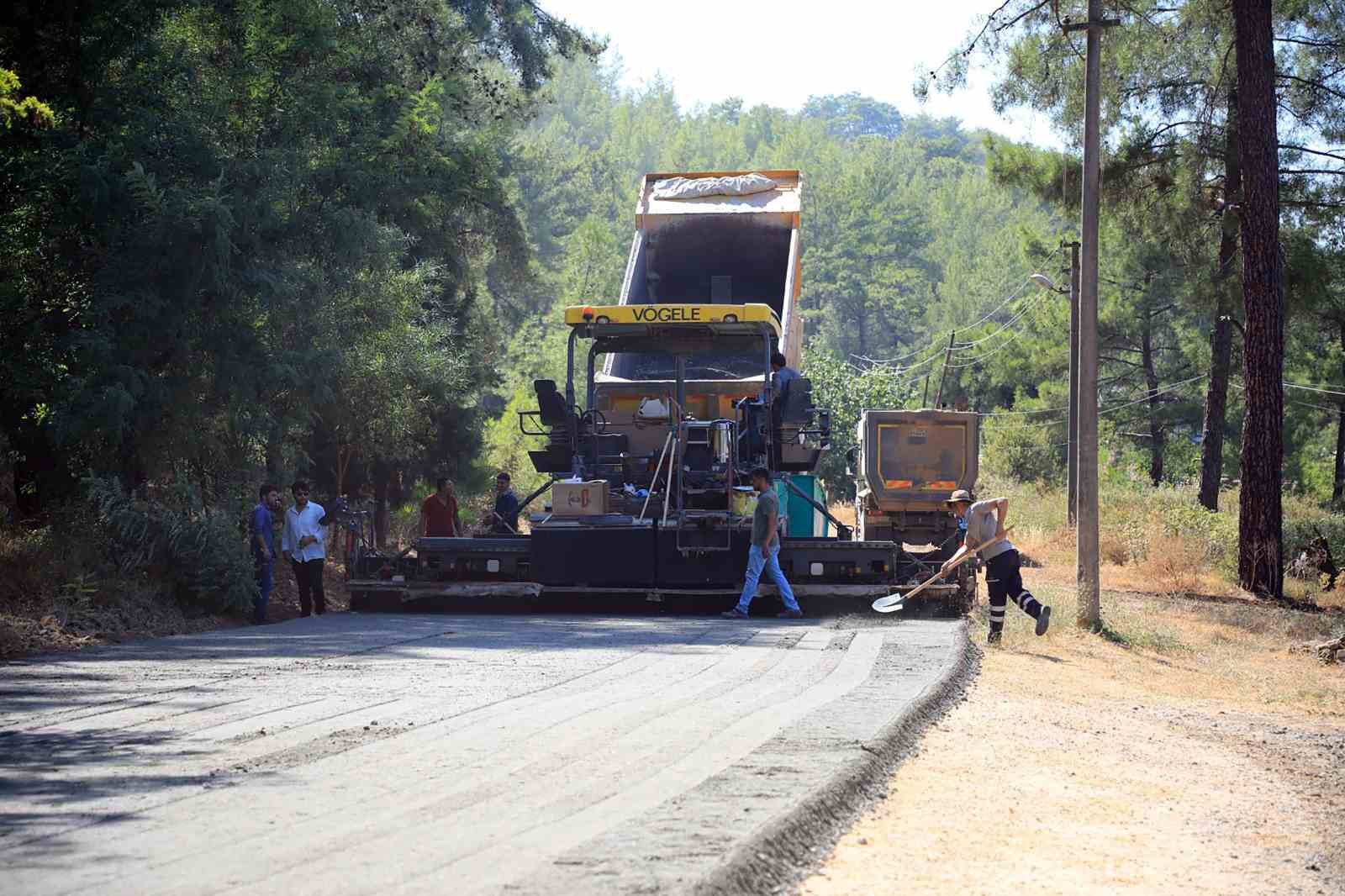 Muğla B&uuml;y&uuml;kşehir&rsquo;den Ula kırsalına 17,5 Milyon TL&rsquo;lik yol yatırımı
