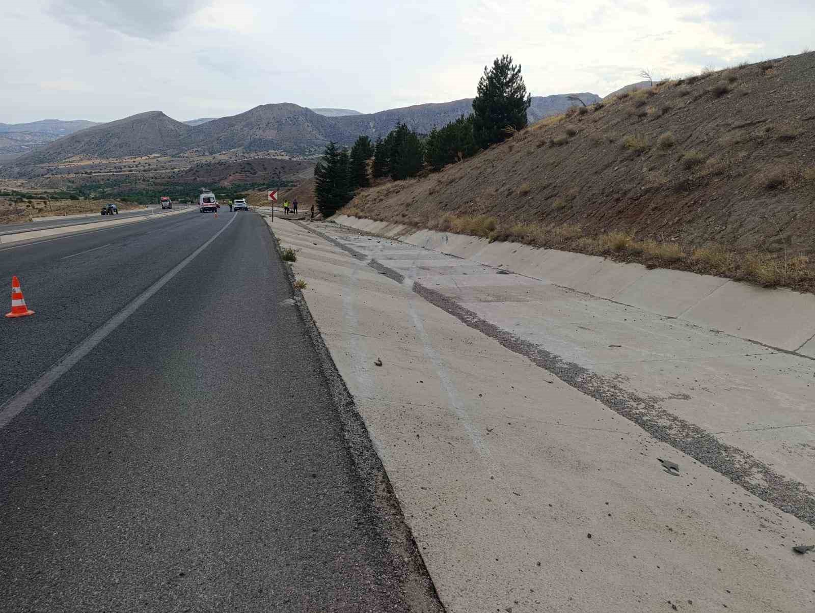 Hekimhan’da otomobil drenaj kanalına düştü: 1 yaralı