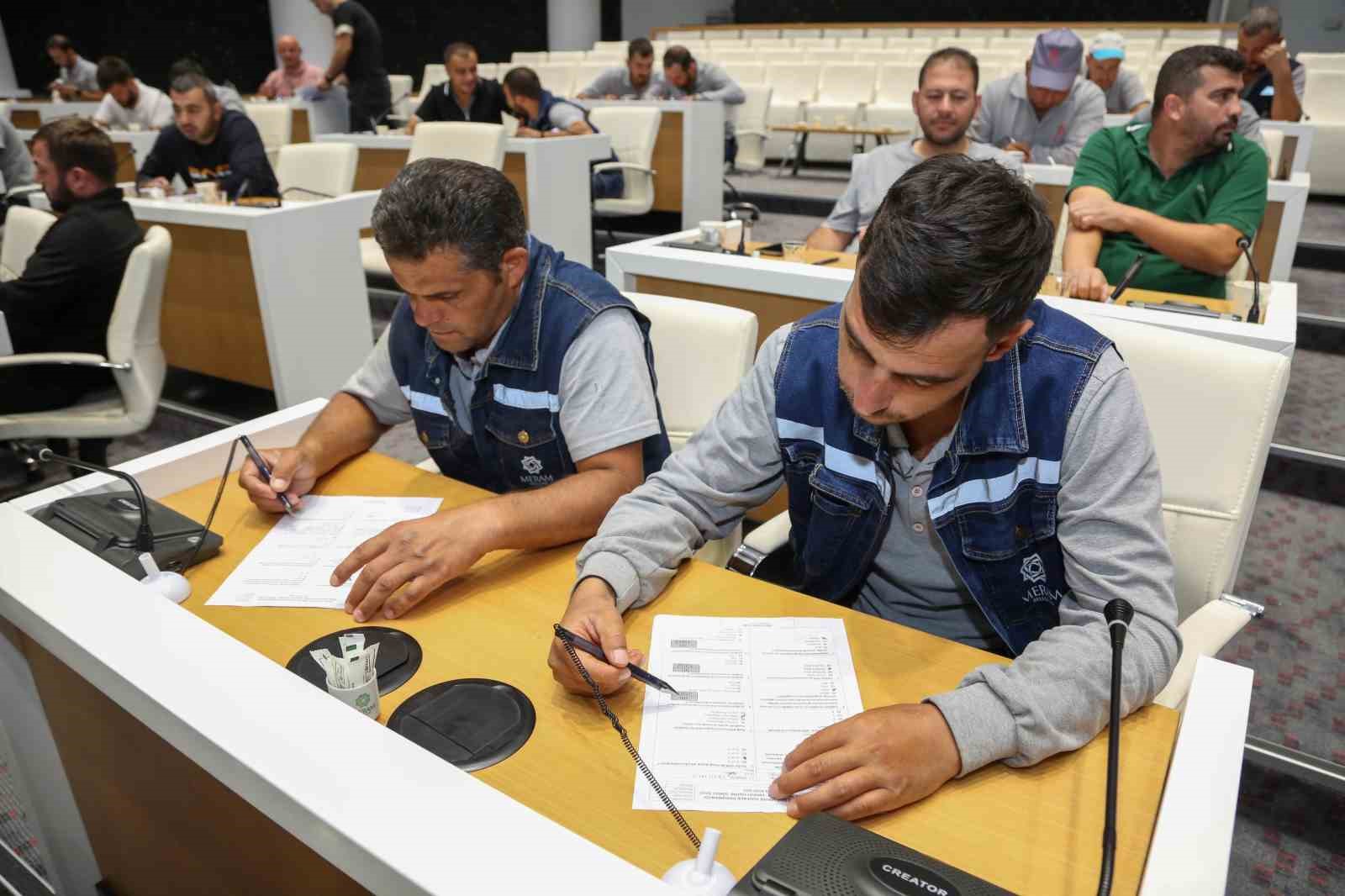 Meram&rsquo;da &lsquo;Bilin&ccedil;li personel g&uuml;venli şehir&rsquo; sloganıyla tehlikeli madde eğitimi
