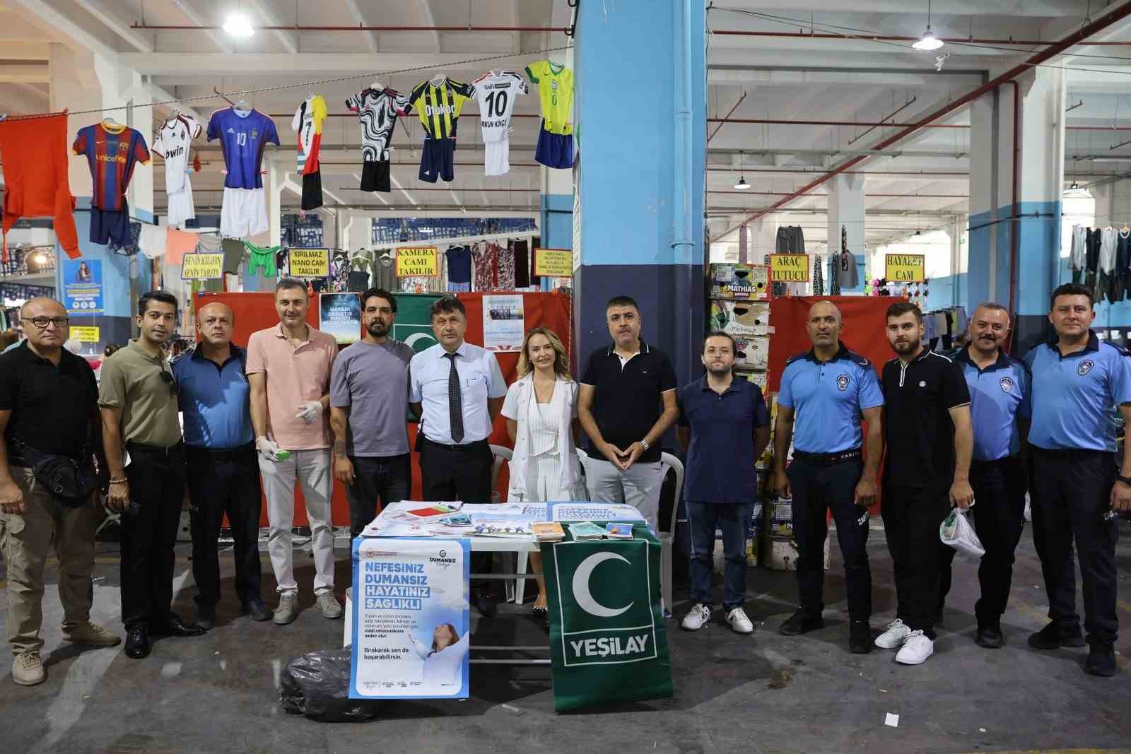 T&uuml;t&uuml;n &uuml;r&uuml;nlerinin zararlarını a&ccedil;tıkları stantta anlattılar
