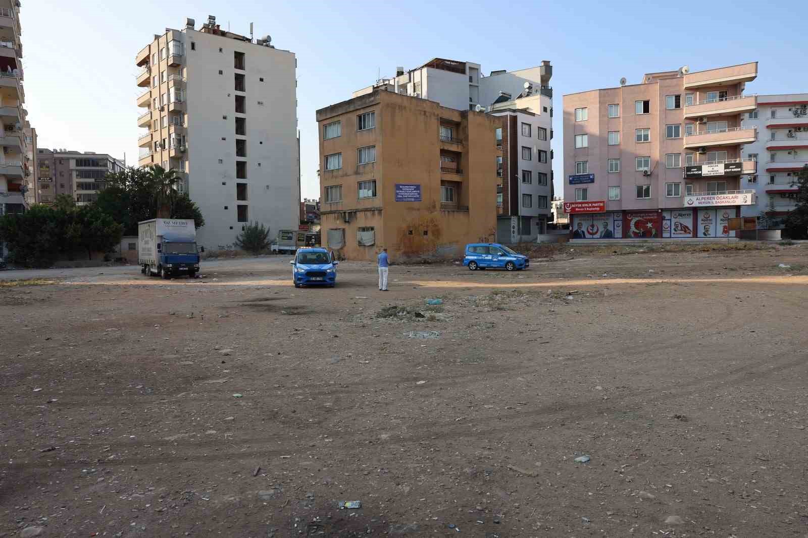 Mersin&rsquo;deki &rsquo;Kuş Pazarı&rsquo; kaldırıldı
