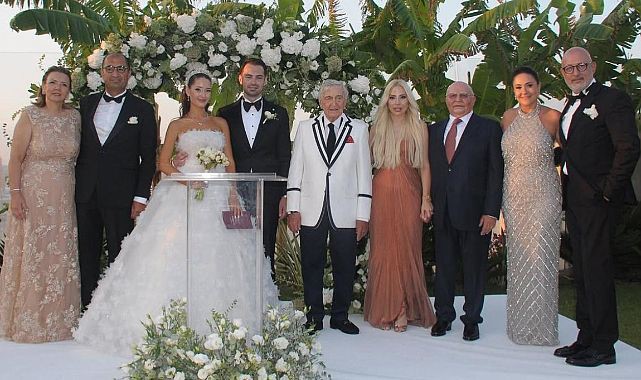 Rahmi Koç nikahta evlilik öğüdü verdi: "Uzun vadede elliye elli getirmek lazım"