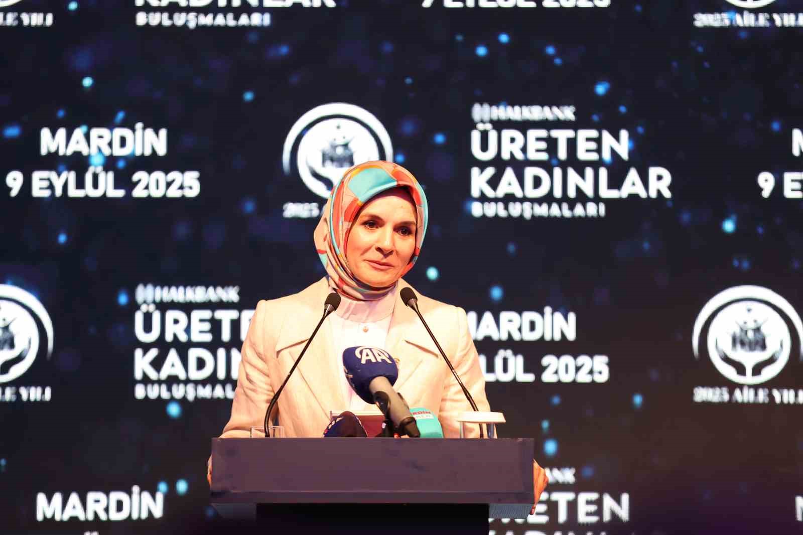 Bakan G&ouml;ktaş: "Finansal okuryazarlığı g&uuml;&ccedil;lendiren eğitimlerle bug&uuml;ne kadar 1 milyondan fazla kadına ulaştık"
