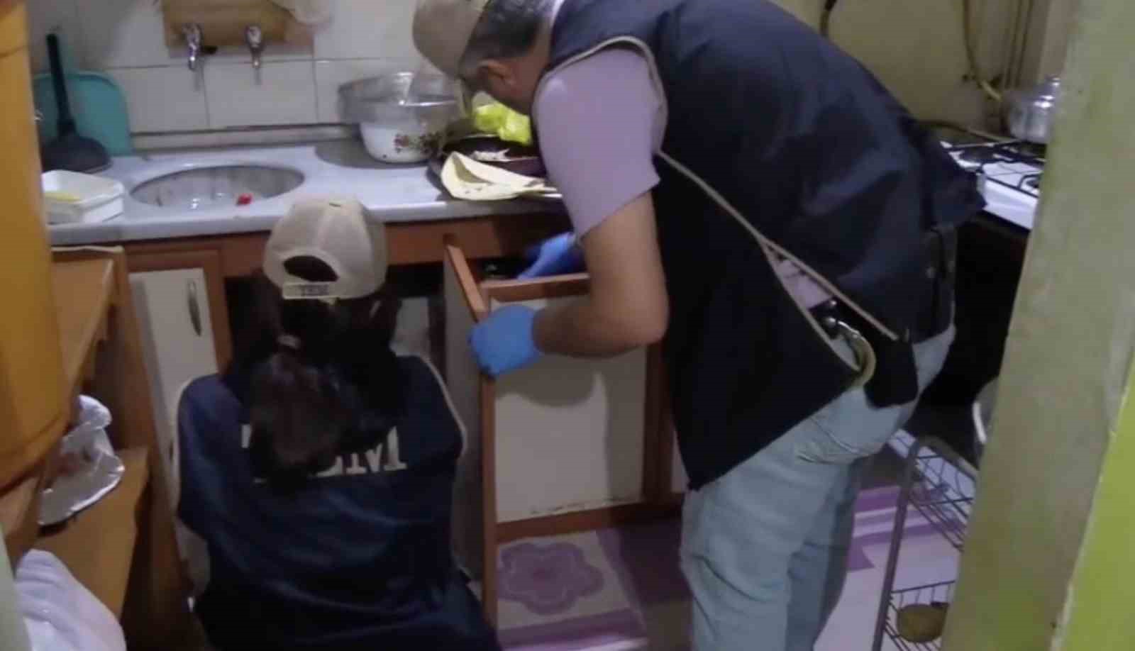 Kırmızı b&uuml;ltenle aranan DEAŞ&rsquo;lı ter&ouml;rist &Ccedil;orum&rsquo;da yakalandı
