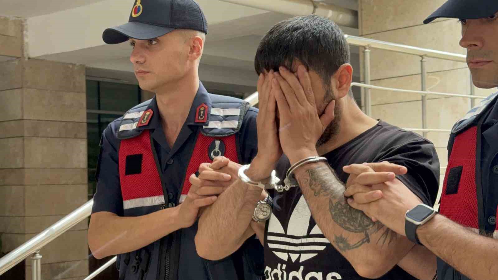 Evinde uyuşturucu ele ge&ccedil;irilen şahıs tutuklandı
