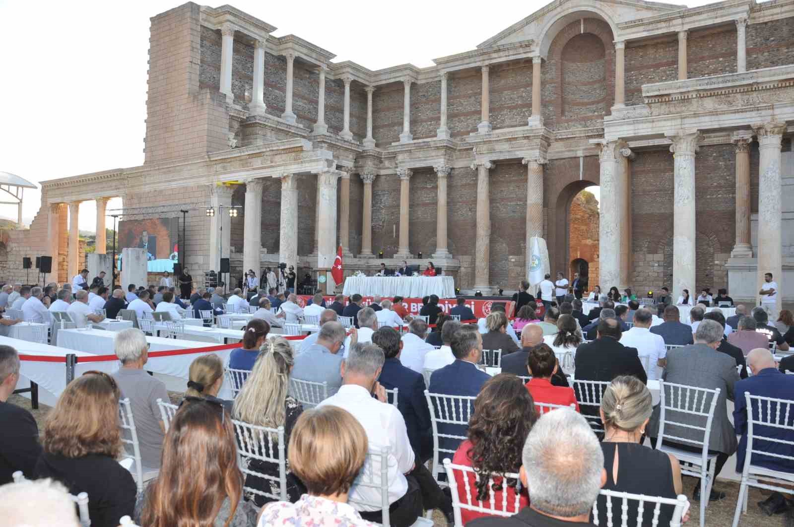 Manisa Büyükşehir Belediye Meclisi tarihi mekanda toplandı