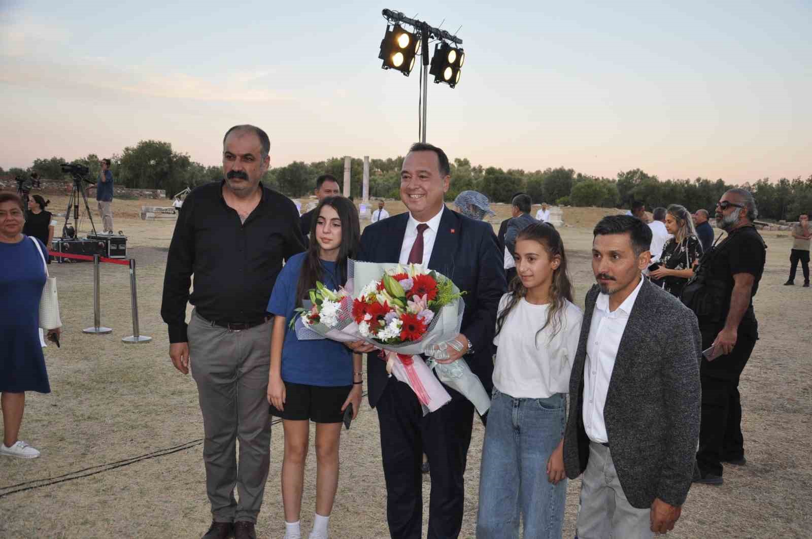 Manisa B&uuml;y&uuml;kşehir Belediye Meclisi tarihi mekanda toplandı
