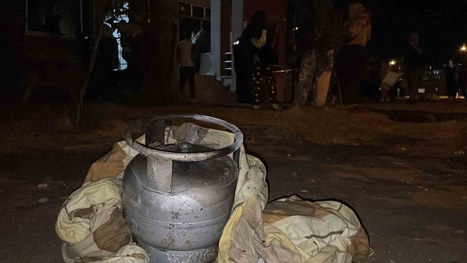 Karaman’da alev topuna dönen piknik tüpü korkuttu