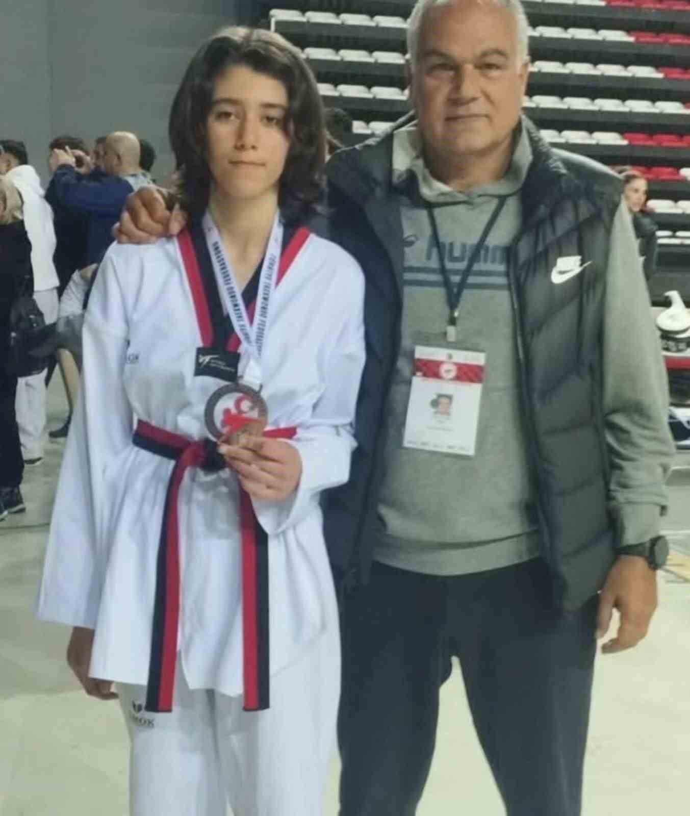 K&ouml;yceğizli Koparan, Taekwondoda T&uuml;rkiye şampiyonu oldu
