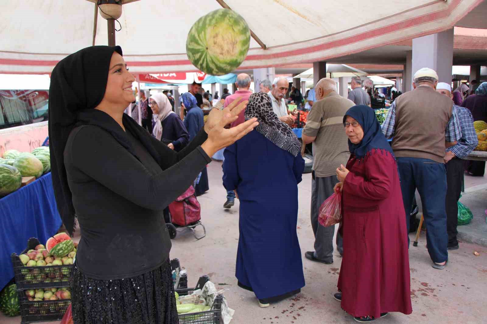 Köyün çalışkan kızı Esra’nın tarladan pazara uzanan umut hikayesi