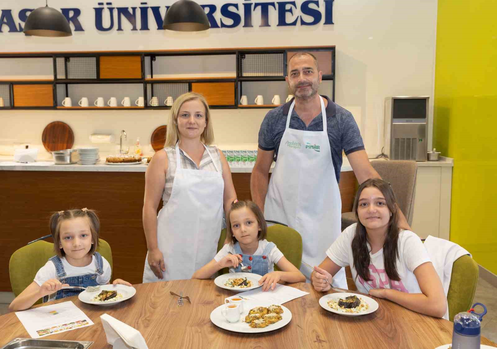 K&uuml;&ccedil;&uuml;k yaşta mutfakta tasarrufu &ouml;ğrendiler
