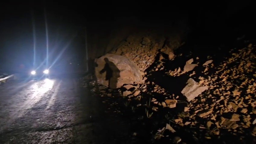 İspir Güllübağ Tüneli karanlığıyla kazalara davetiye çıkarıyor