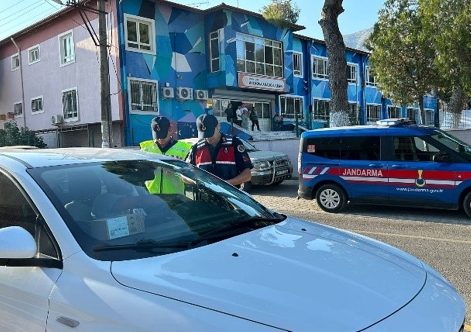 Çine’de jandarmadan okul çevrelerinde önleyici kolluk devriyesi