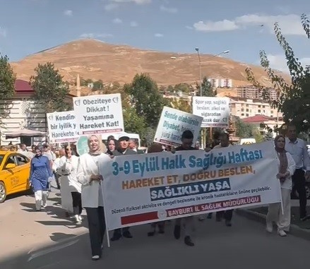 Bayburt’ta Halk Sağlığı Haftası kapsamında yürüyüş düzenlendi