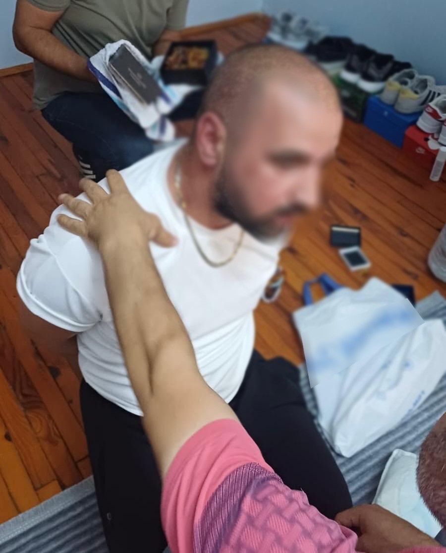 42 dosyadan yıllarca hapis yattı, &ccedil;ıkınca 10 ev soyan şahıs tekrar yakalandı
