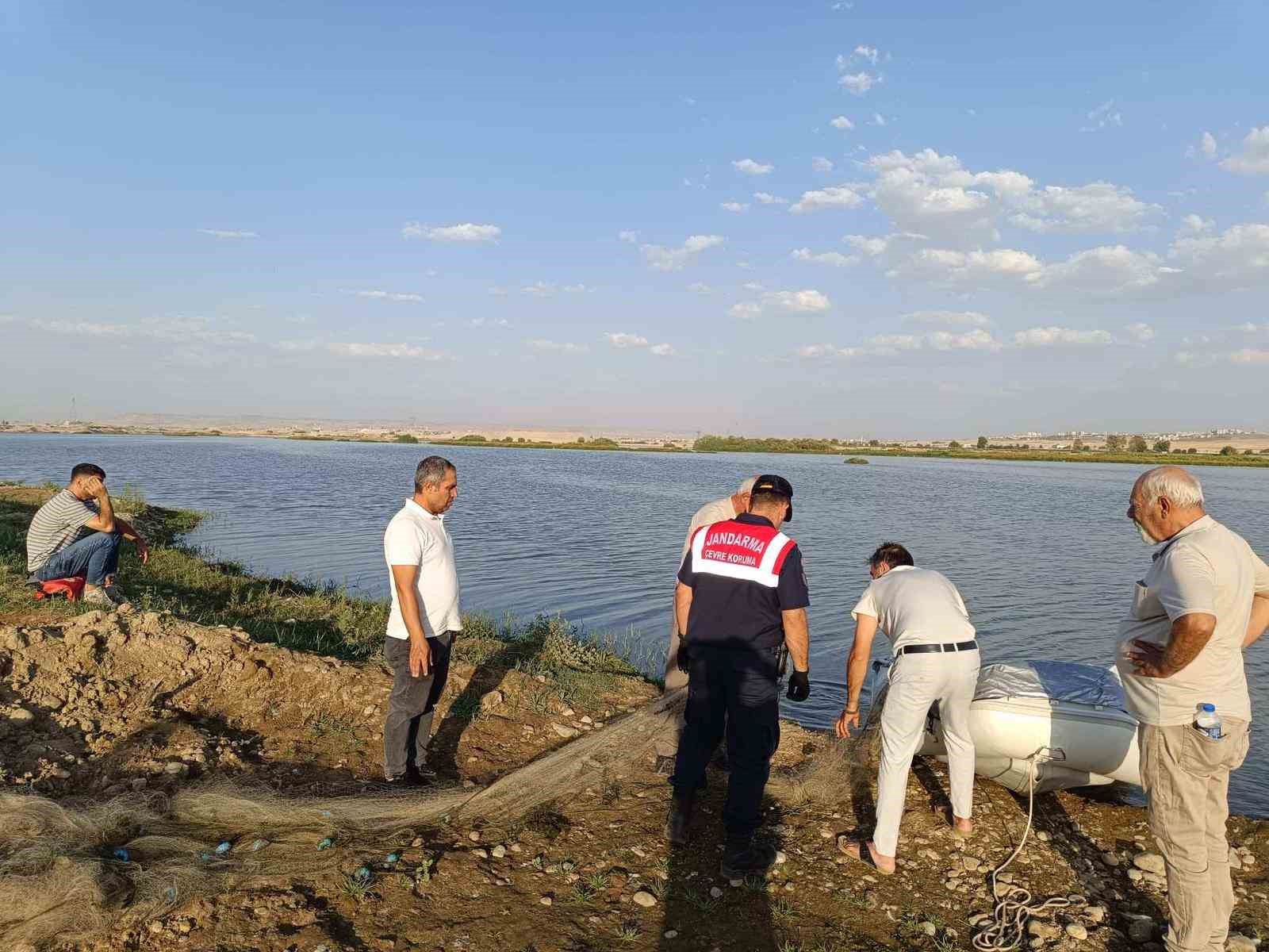 Batman &Ccedil;ayı&rsquo;nda 250 metre hayalet ağ bulundu
