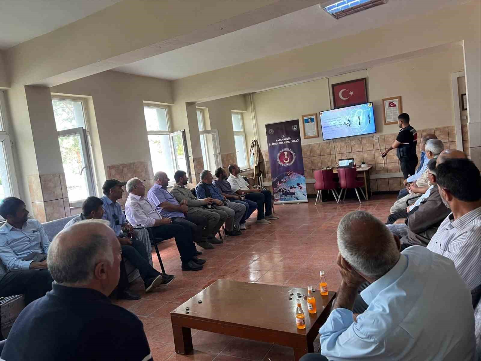 Akyaka’da muhtar ve azalara siber eğitimi