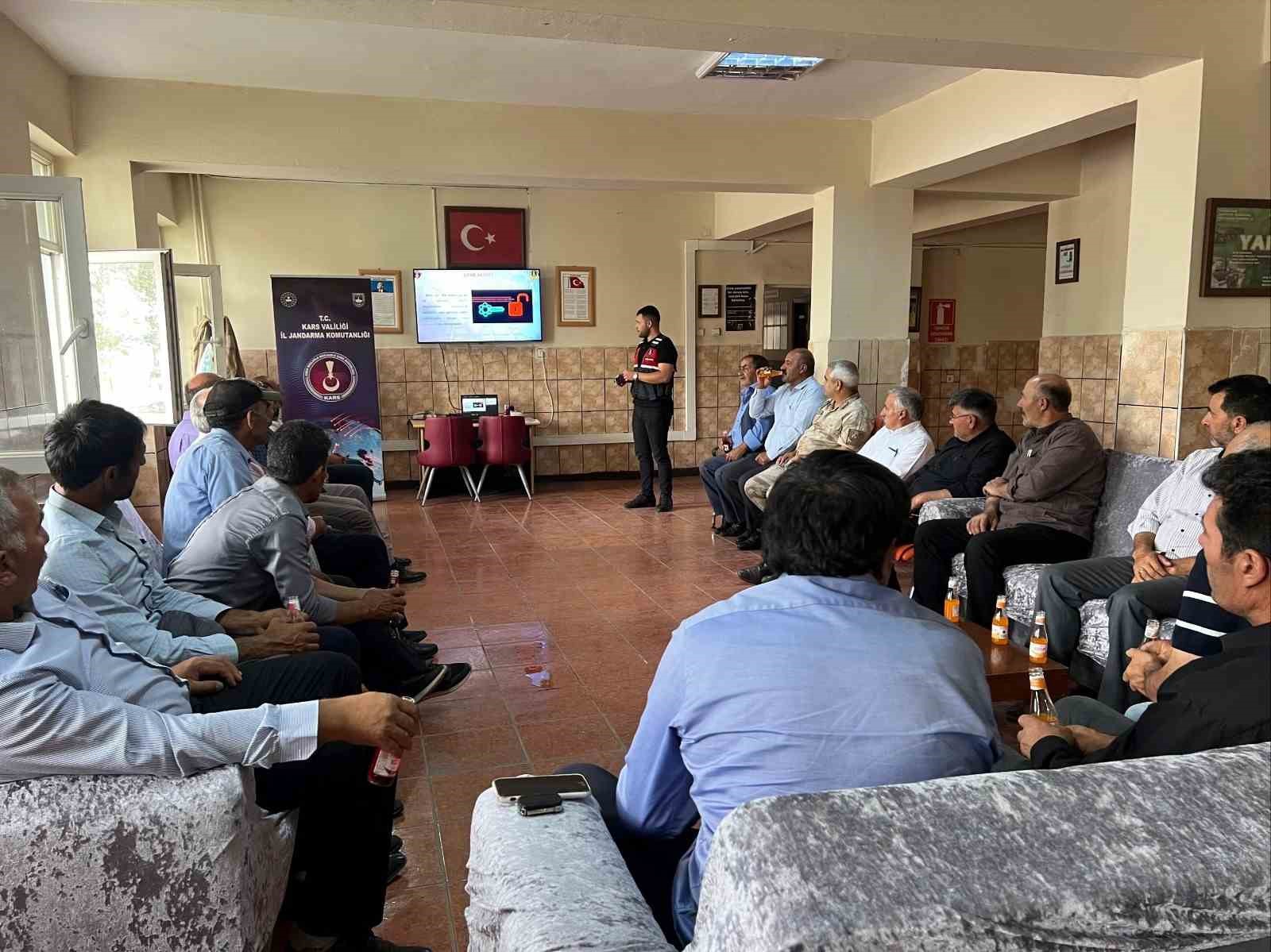 Akyaka’da muhtar ve azalara siber eğitimi