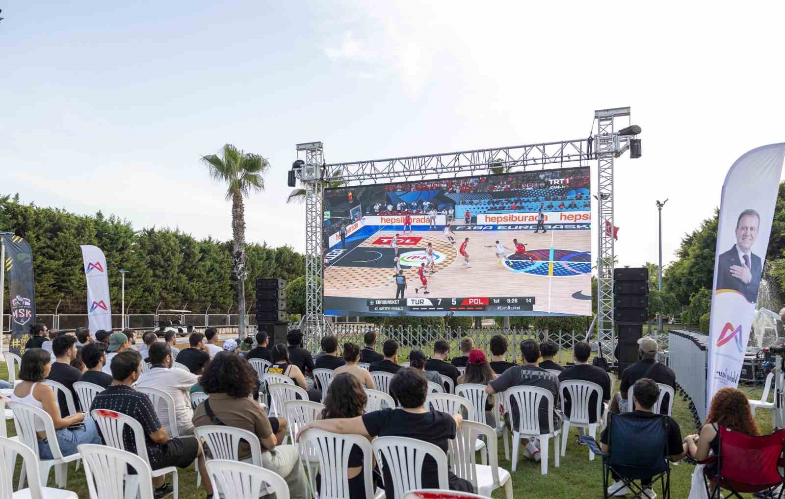 Mersin’de dev ekranda EuroBasket heyecanı