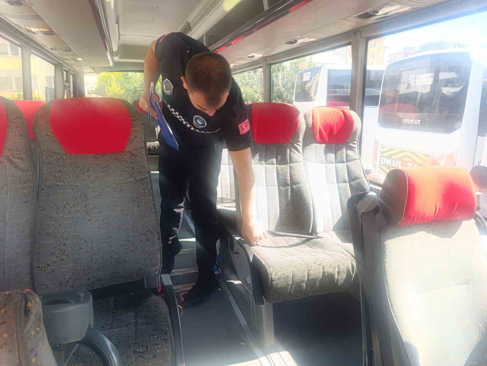 Zabıta Müdürlüğü ekipleri okul servislerini denetledi
